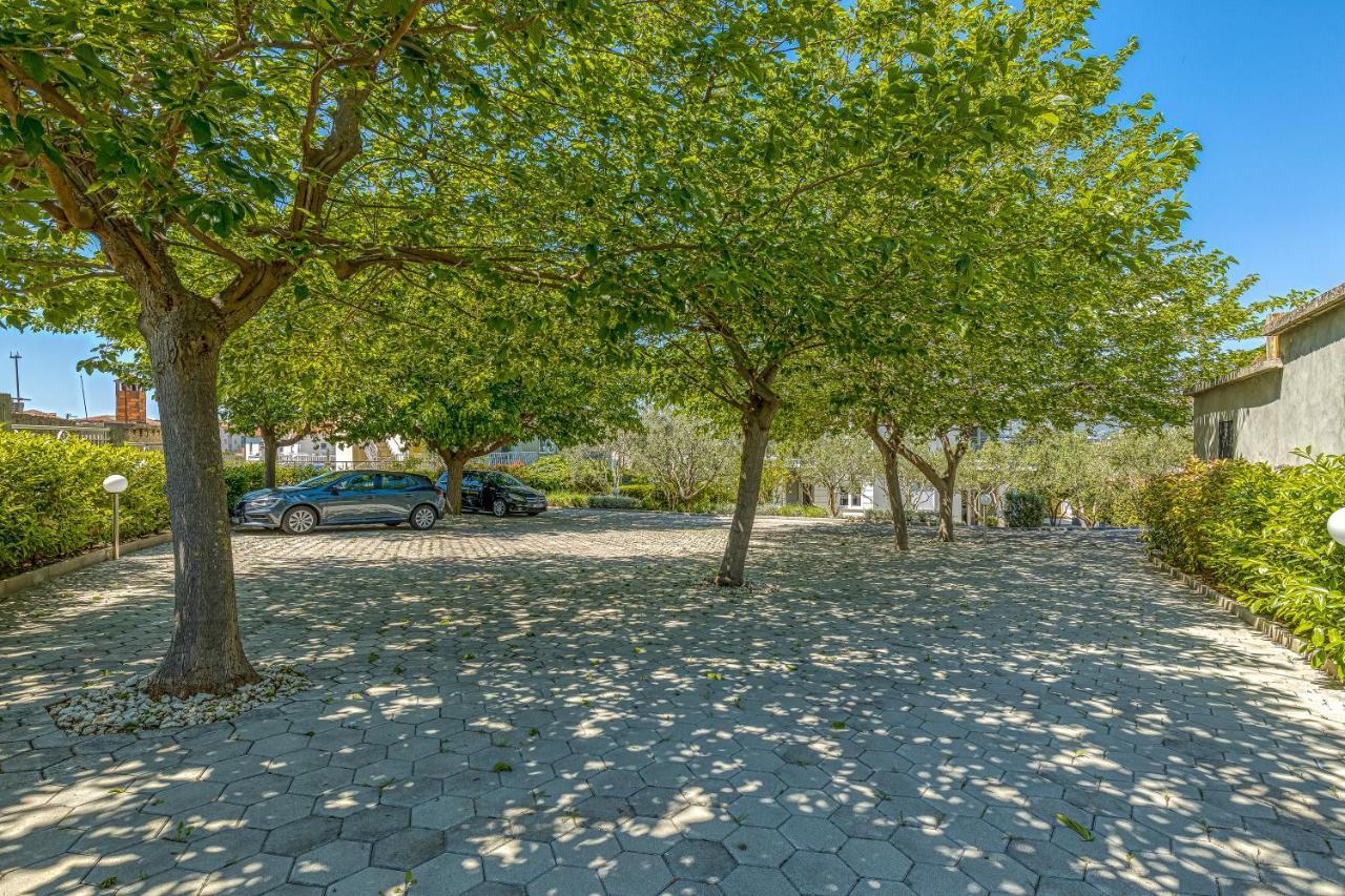 Villa Mihaela Trogir Exterior foto